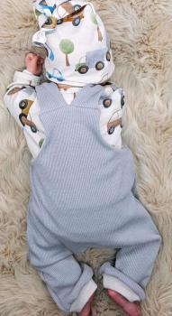 Handmade Latzhose, Pulli & Mütze gr.56